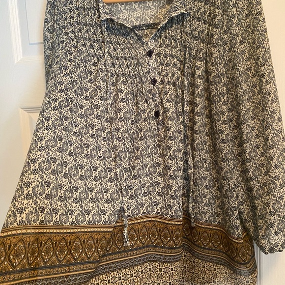 Elegant Blue and Brown Patterned Blouse - Picture 5 of 14